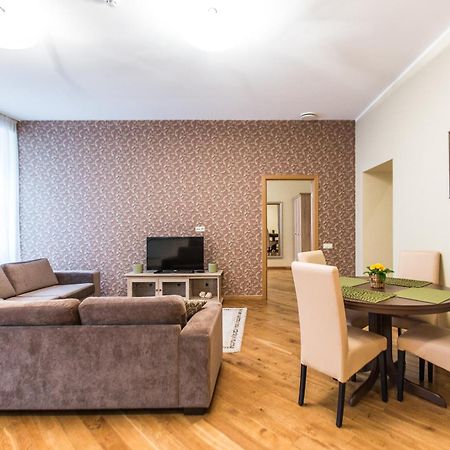 Riga Lux Apartments - Ernesta, Free Parking المظهر الخارجي الصورة
